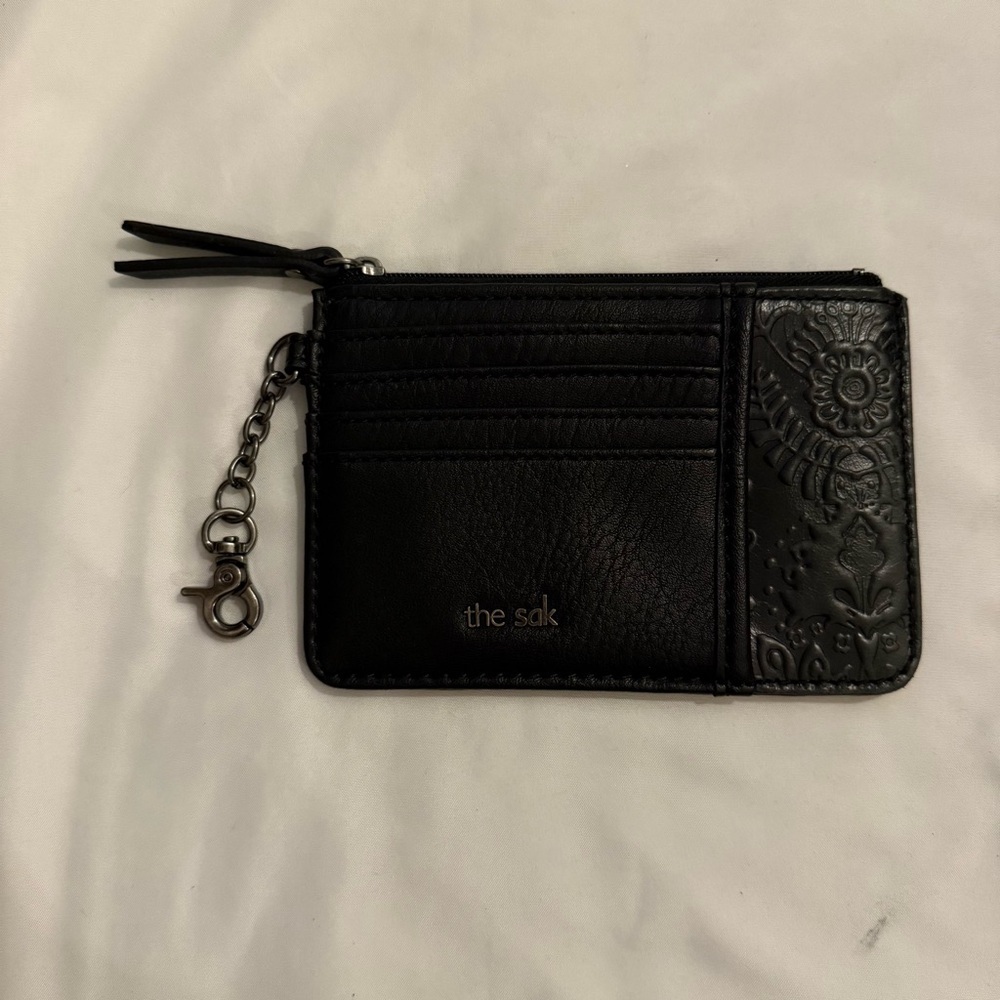 Like New The Sak Iris Card Wallet in Floral Embossed Leather